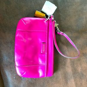 Coach, NWT, bright magenta, clutch, leather wristlet, with zipper